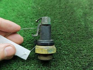 датчик температуры охлаждающей жидкости Opel Sintra 1 поколение 1997, 2.2 л., X 22 XE, бензин, МКПП, минивэн, 264203, 90262277