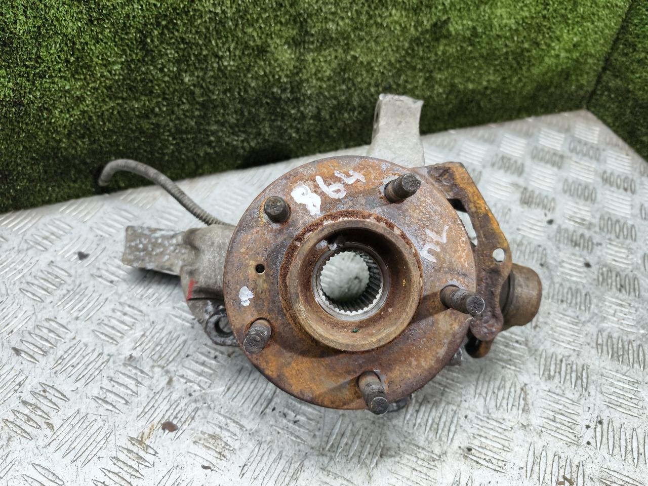 ступица передняя левая Opel Sintra 1 поколение 1999, 2.2 л., бензин, МКПП, минивэн - фото №1