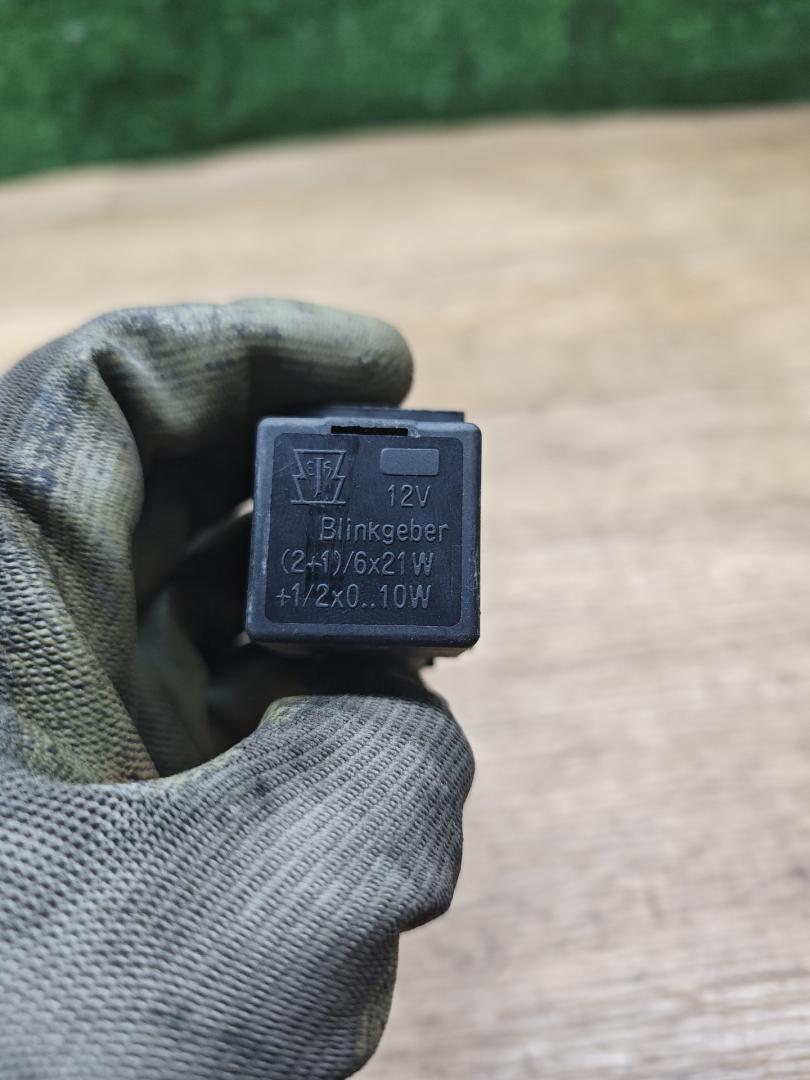 реле (прочие) Opel Sintra 1 поколение 1999, 2.2 л., бензин, МКПП, минивэн - фото №1