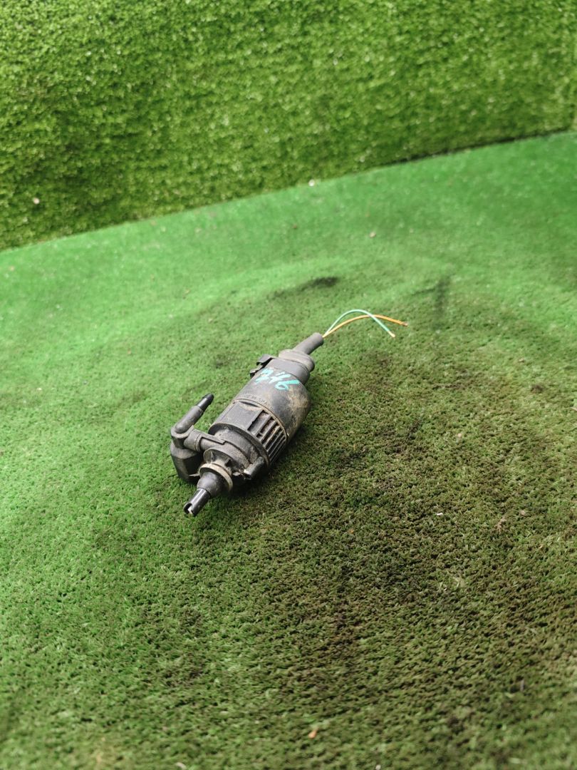 насос (моторчик) омывателя стекла Renault Scenic 1 поколение 1998, 1.6 л., бензин, МКПП, минивэн, 7700821782 - фото №1