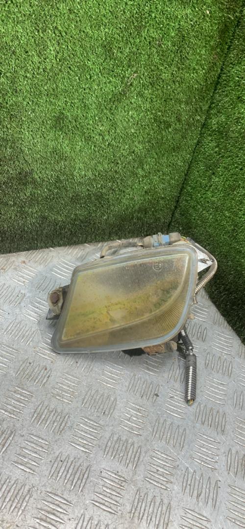 фара противотуманная левая Citroen Xsara 1 поколение 1999, 1.8 л., LFY (XU7JP4), бензин, МКПП, универсал - фото №1