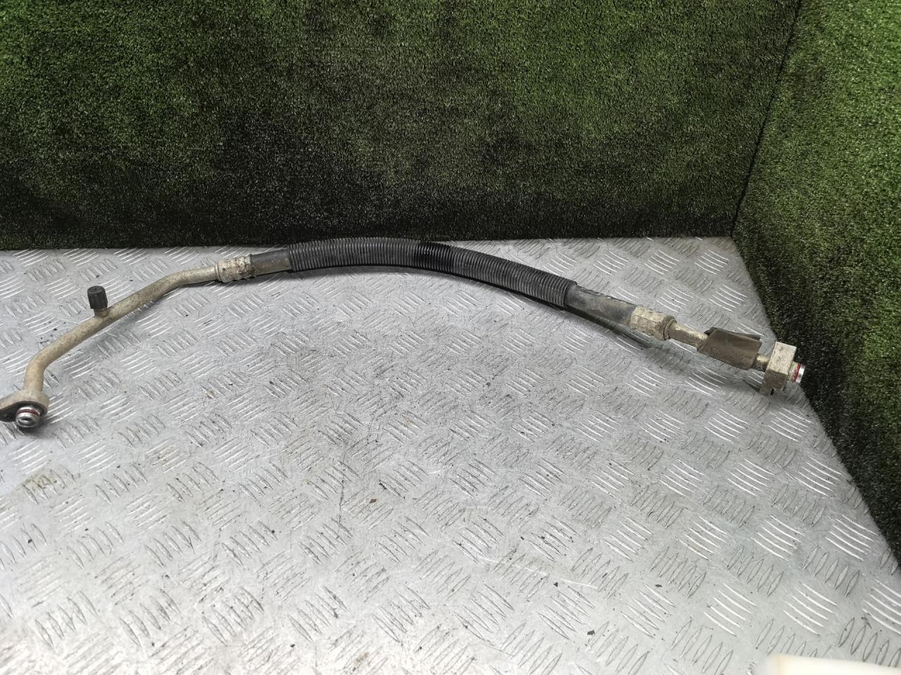 трубка кондиционера Dodge Caravan 4 поколение 2001, 2.4 л., бензин, АКПП, минивэн - фото №1