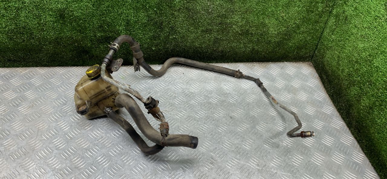 трубка гидроусилителя Mazda 323 5 поколение 1998, 1.5 л., бензин, МКПП, хетчбэк 3 дв. - фото №1