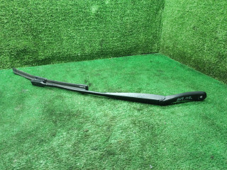 щеткодержатель (поводок стеклоочистителя, дворник) Renault Duster 1 поколение [рестайлинг] 2017, 2.0 л., бензин, МКПП, внедорожник 5 дв., полный привод