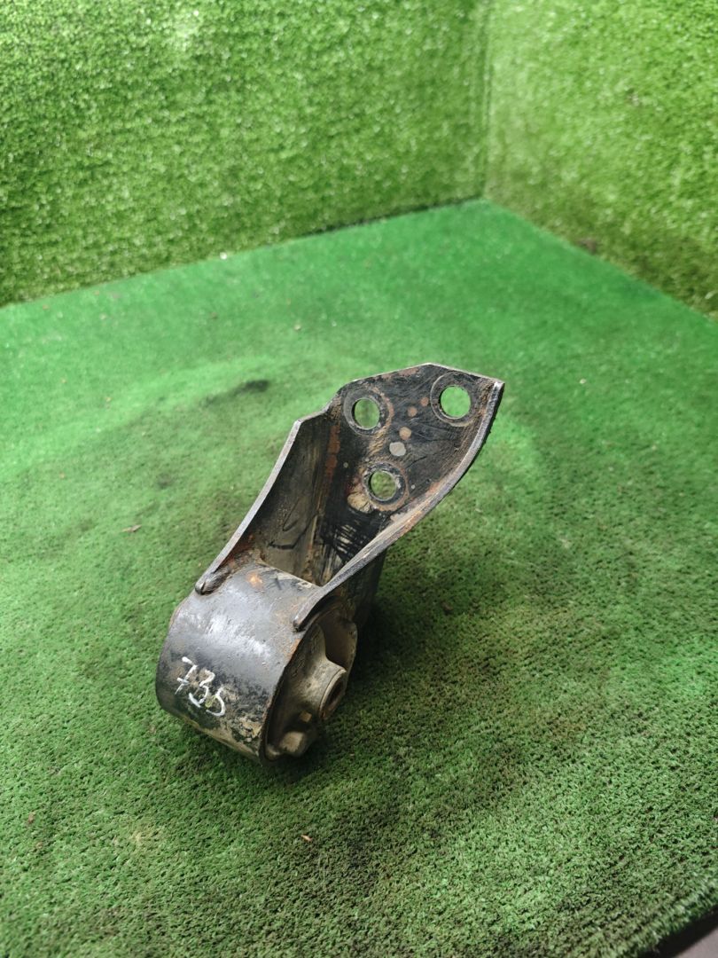 подушка крепления двигателя Kia Shuma 1 поколение 2000, 1.5 л., бензин, МКПП, лифтбэк - фото №1