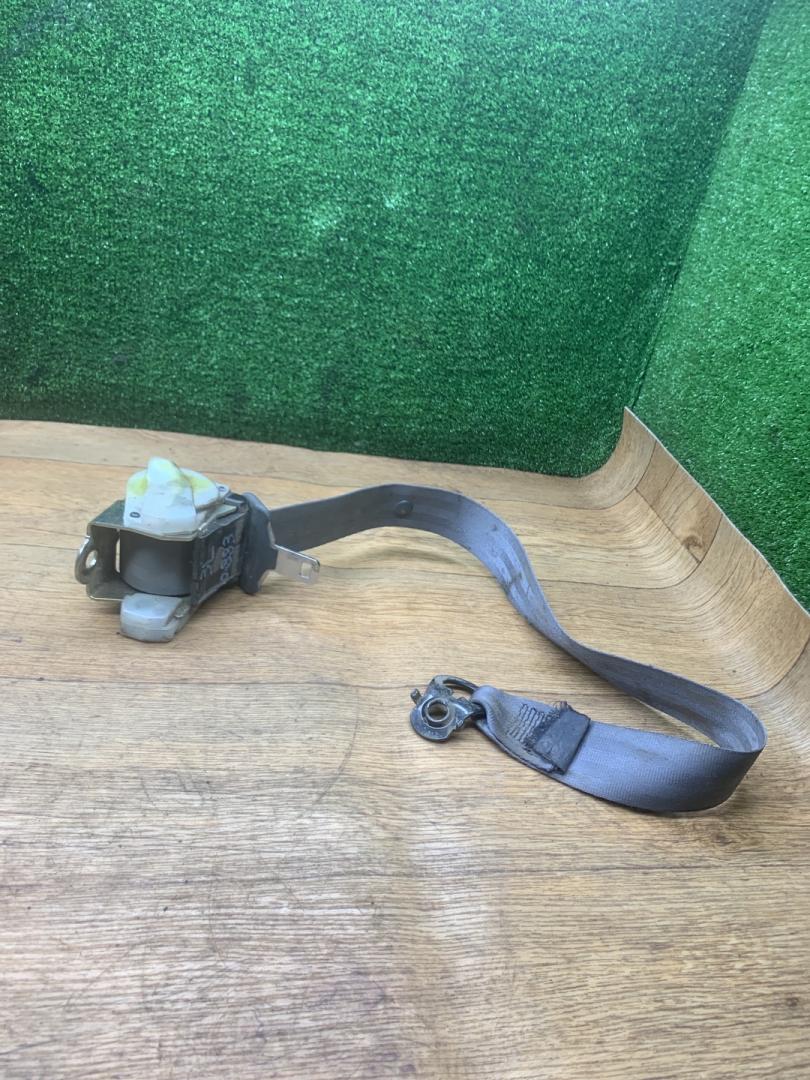 ремень безопасности Renault Laguna 1 поколение 1997, 1.8 л., бензин, МКПП, хетчбэк 5 дв. - фото №1