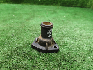 фланец (тройник) системы охлаждения Volkswagen Golf 3 поколение 1995, 1.8 л., бензин