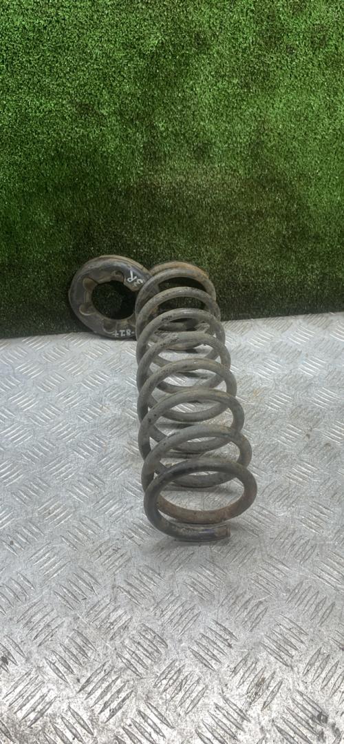 пружина задняя Honda Accord 6 поколение 1999, 1.6 л., бензин, МКПП, хетчбэк 5 дв. - фото №1