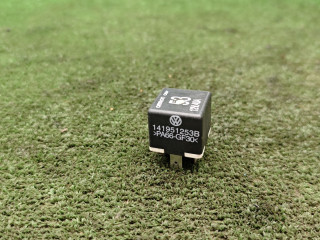 реле (прочие) Skoda Fabia 1 поколение [рестайлинг] 2007, 1.2 л., бензин, МКПП, седан, 141951253B