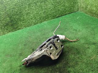 замок двери передней правой Mazda 626 GF 1998, 2.0 л., бензин, МКПП, хетчбэк 5 дв.