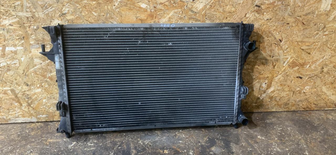 радиатор (основной) Renault Laguna 2 поколение 2002, 1.9 л., дизель, МКПП, хетчбэк 5 дв. - фото №1