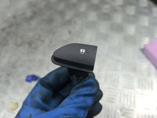 кнопка центрального замка Lada XRAY 1 поколение 2019, 1.6 л., бензин, МКПП, внедорожник 5 дв., 252103678R