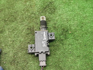 активатор замка багажника Chrysler Voyager 3 поколение 2000, 2.5 л., дизель, МКПП, минивэн, 4675782G