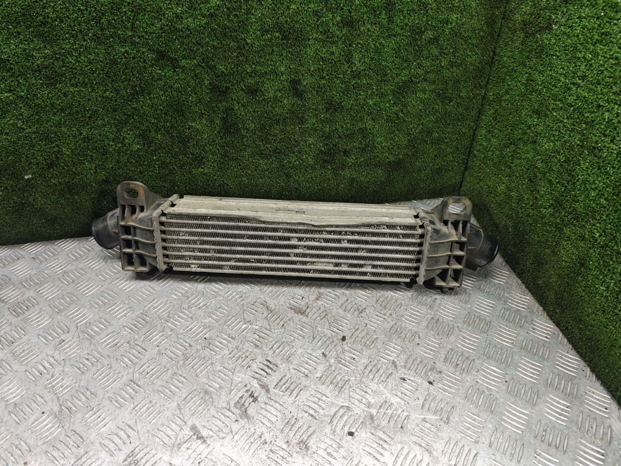 интеркулер Ford Mondeo 3 поколение 2002, 2.0 л., дизель, АКПП, хетчбэк 5 дв. - фото №1