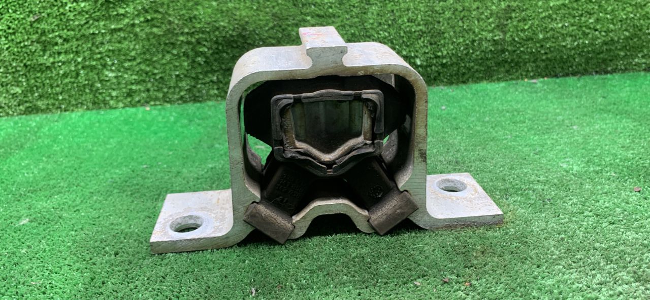 подушка крепления двигателя Lada XRAY 1 поколение 2019, 1.6 л., бензин, МКПП, внедорожник 5 дв. - фото №1