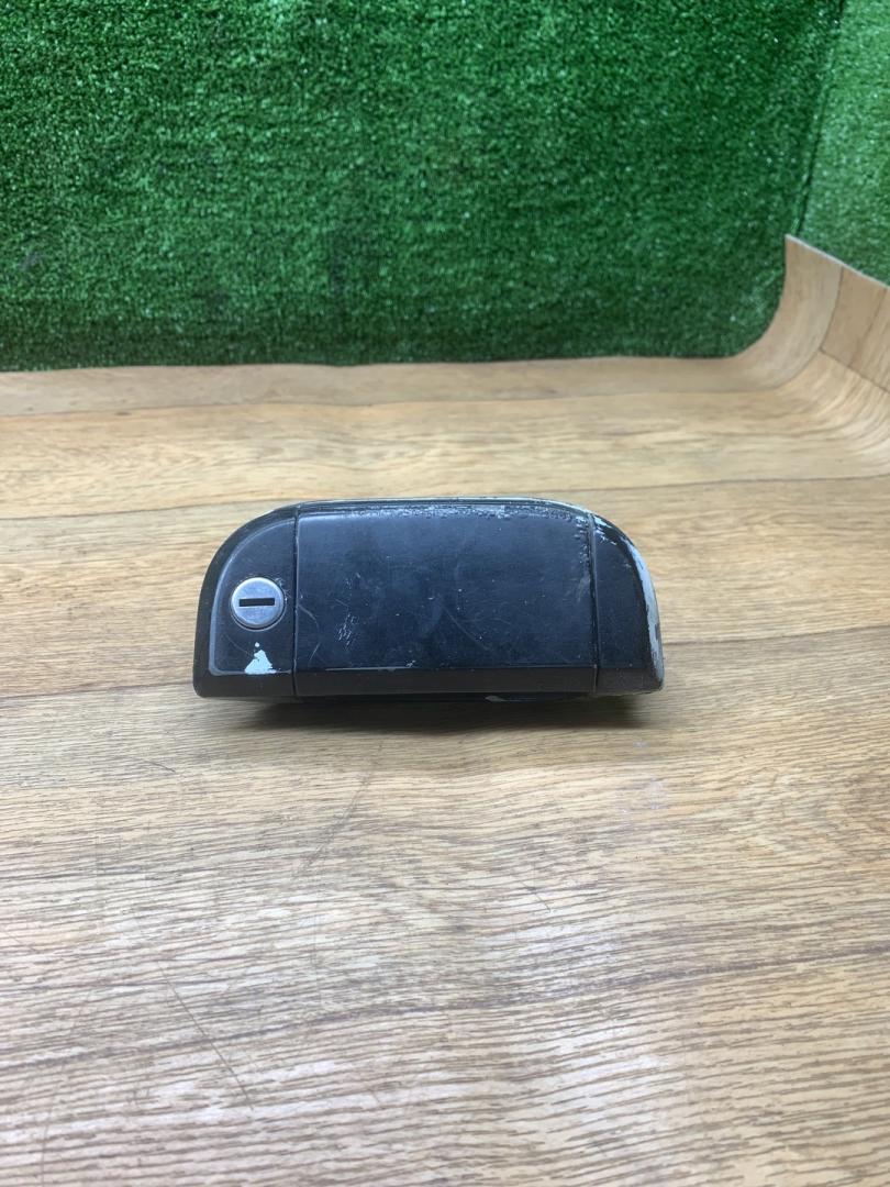 ручка наружная Volkswagen Transporter T4 1998, 1.9 л., дизель, МКПП, микроавтобус - фото №1