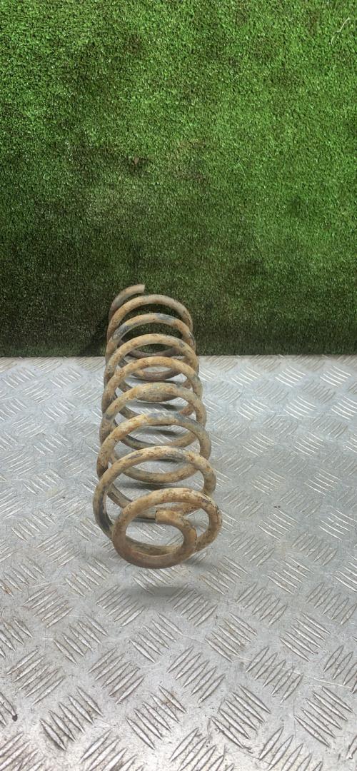 пружина задняя Volkswagen Passat B2 1987, 1.9 л., дизель, МКПП, хетчбэк 5 дв. - фото №1