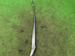 щеткодержатель (поводок стеклоочистителя, дворник) Renault Duster 1 поколение [рестайлинг] 2017, 2.0 л., бензин, МКПП, внедорожник 5 дв., полный привод, 288816714R