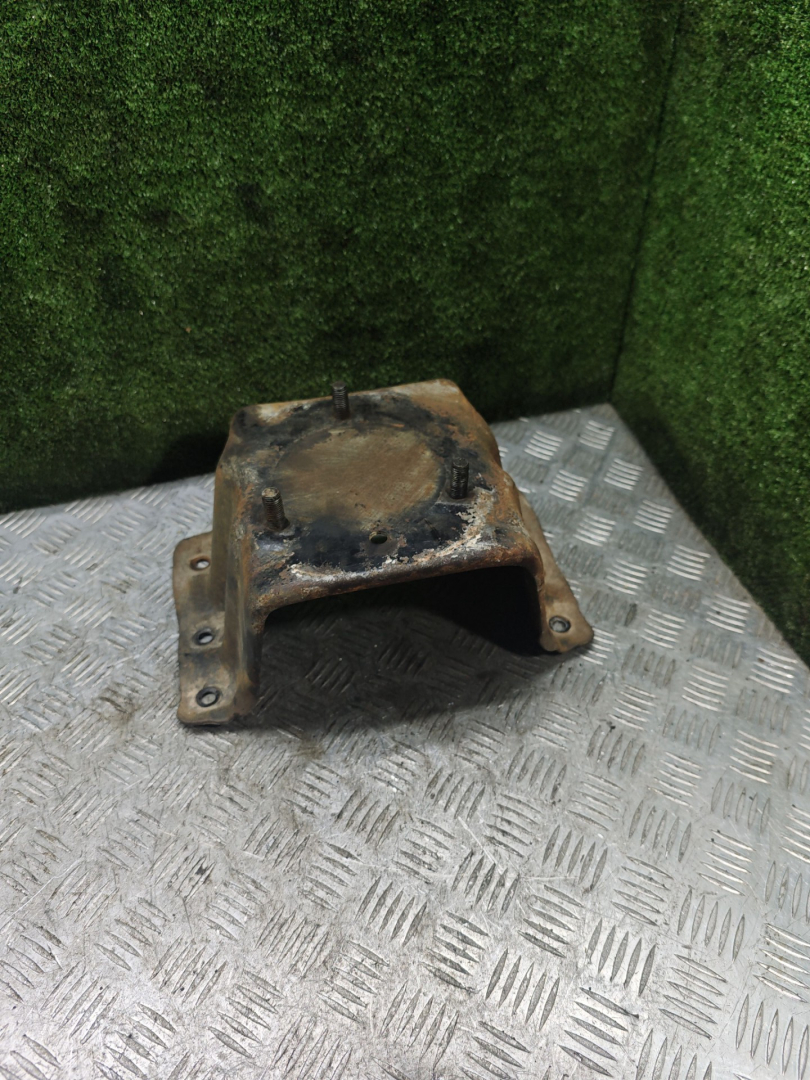 крепление запаски Hyundai Galloper 2 поколение 2000, 2.5 л., дизель, МКПП, внедорожник 3 дв. - фото №1