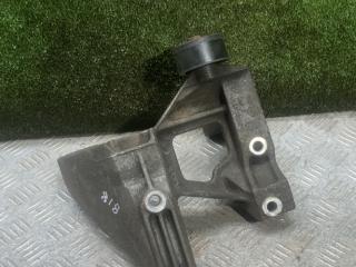 кронштейн генератора Chrysler Voyager 3 поколение 1999, 2.4 л., бензин, АКПП, минивэн, 04861132AA