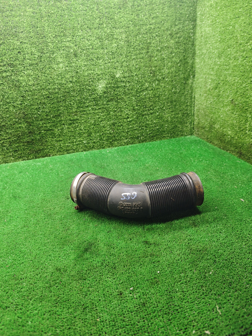 патрубок воздушного фильтра Volkswagen Golf 3 поколение 1995, 1.3 л., бензин, МКПП, хетчбэк 3 дв., 1H0129627T - фото №1