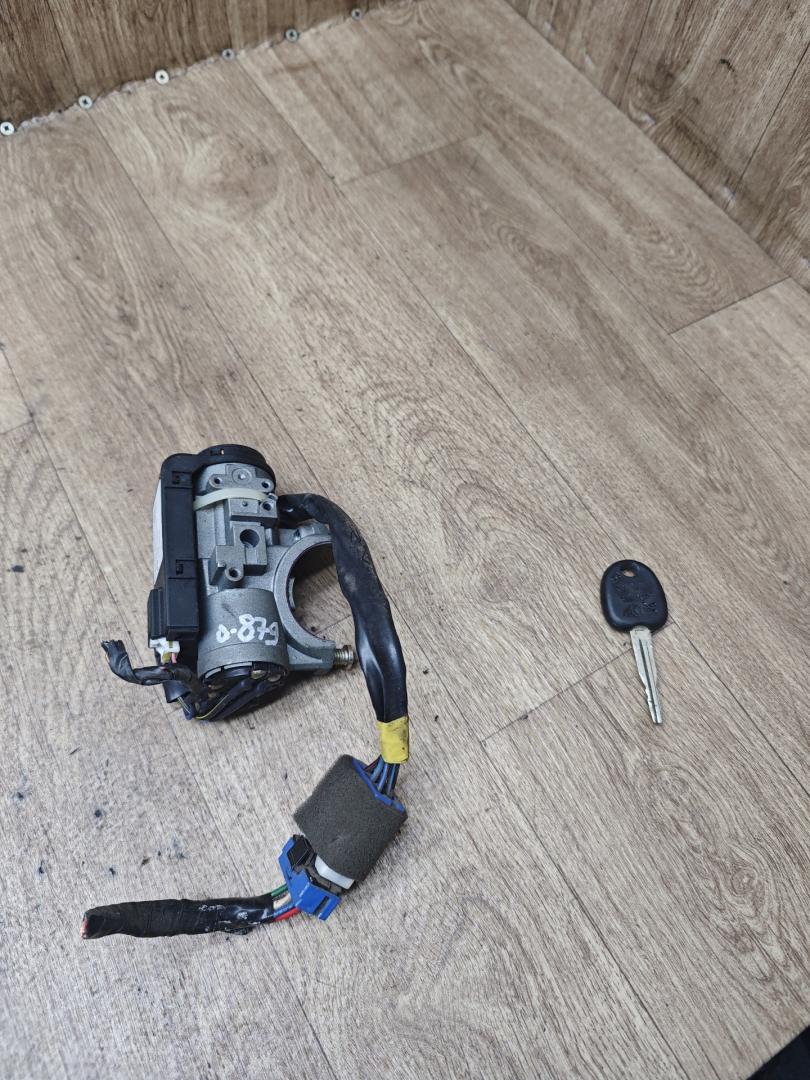 замок зажигания Hyundai Accent 2 поколение (LC) 2000, 1.3 л., бензин, МКПП, хетчбэк 3 дв. - фото №1