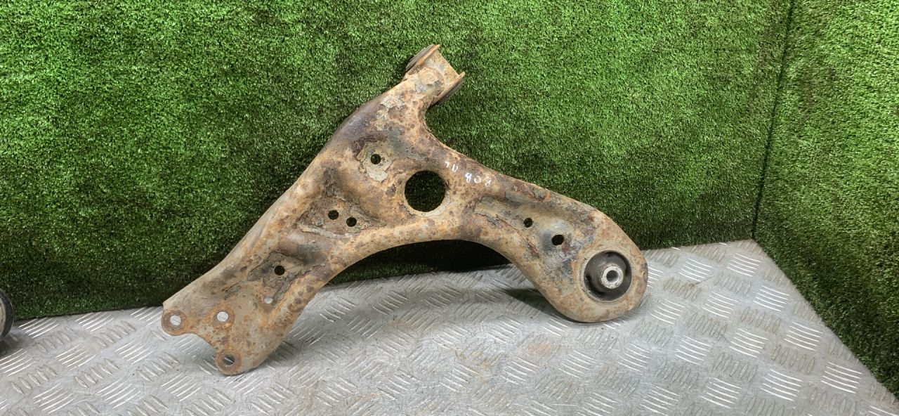 рычаг передний левый Volkswagen Polo Sedan 1 поколение 2015, 1.6 л., МКПП, седан - фото №1