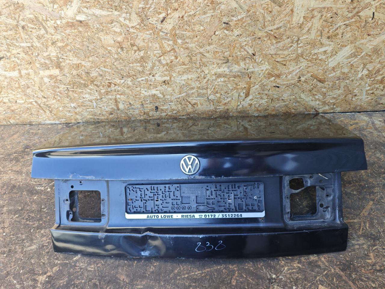 крышка багажника (дверь 3-5) Volkswagen Passat B4 1995, 1.8 л., бензин, МКПП, седан - фото №1