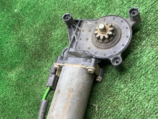 моторчик стеклоподъемника передний левый Mercedes-Benz C-Класс W202/S202 [рестайлинг] 1997, 1.8 л., бензин, МКПП, седан, 193027100