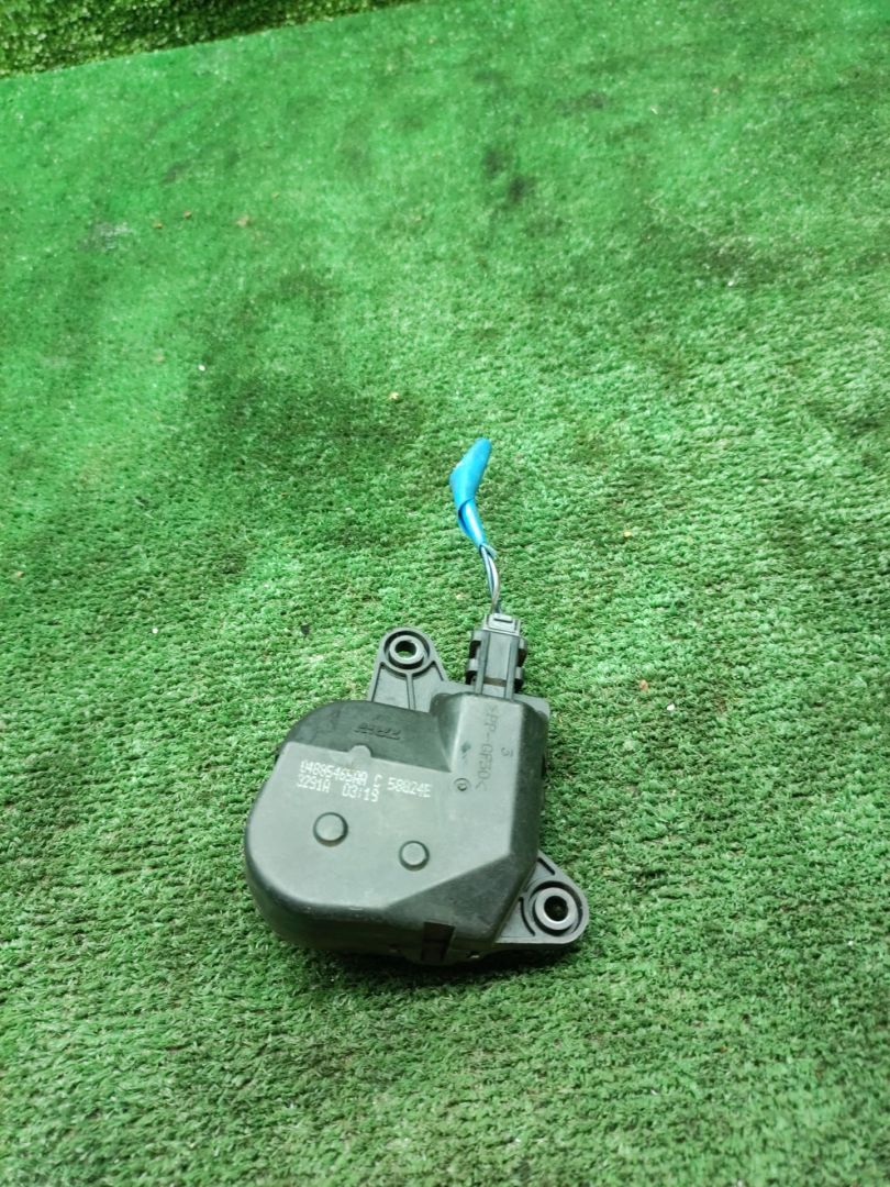 моторчик заслонки печки Dodge Caravan 4 поколение 2001, 2.4 л., бензин, АКПП, минивэн, 04885465AA - фото №1