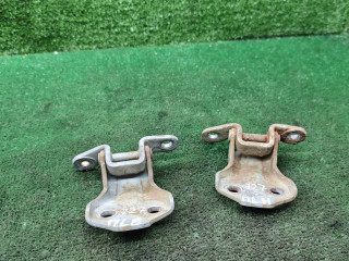 петля двери Mazda 323 5 поколение 1998, 1.5 л., бензин, МКПП, хетчбэк 3 дв.