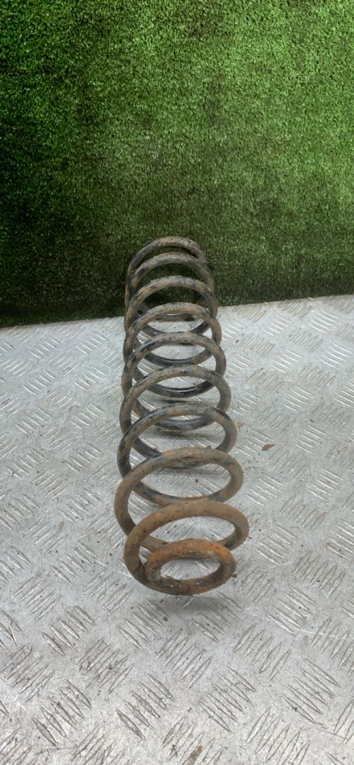 пружина задняя Volkswagen Passat B3 1990, 1.8 л., mono, бензин, МКПП, седан - фото №1