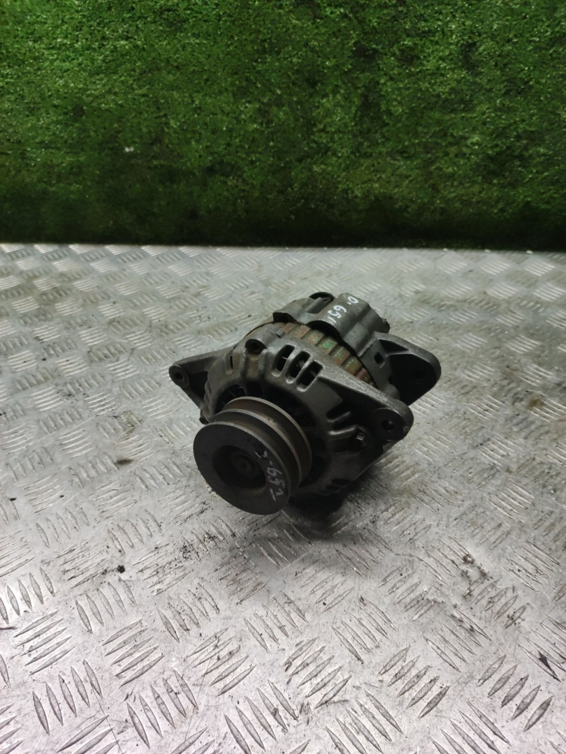 генератор Hyundai Galloper 2 поколение 2000, 2.5 л., дизель, МКПП, внедорожник 3 дв. - фото №1