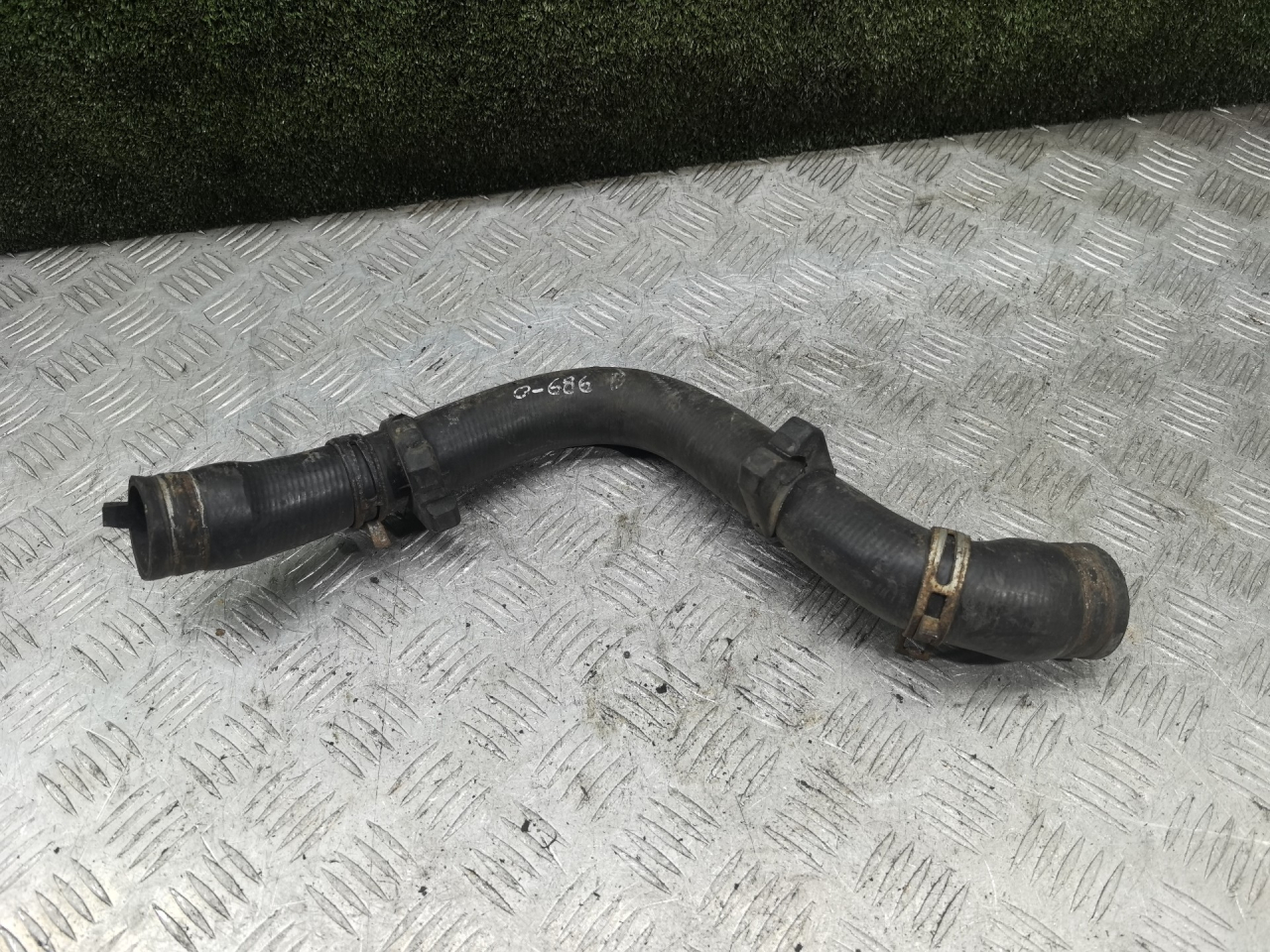 патрубок радиатора Citroen Xsara 1 поколение 1998, 1.8 л., бензин, МКПП, хетчбэк 5 дв. - фото №1