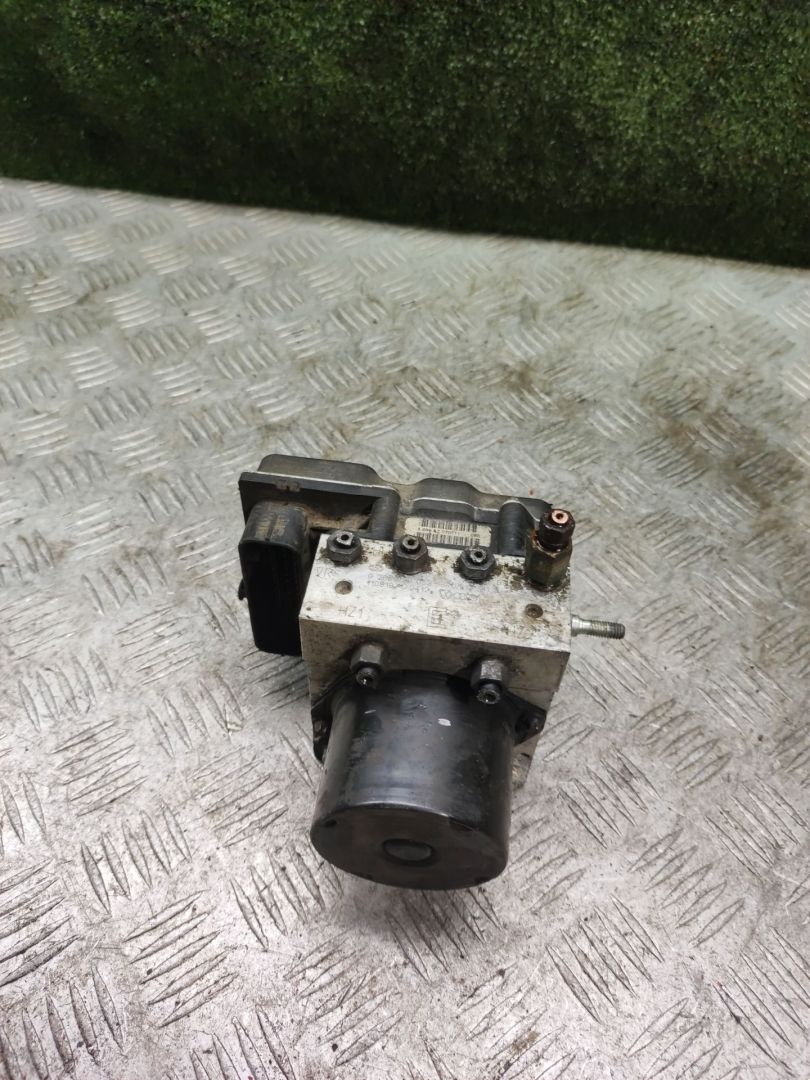 блок ABS Volkswagen Polo Sedan 1 поколение 2015, 1.6 л., МКПП, седан, 0265239053, 0265955023, 6R0907379AF, 6RU614517A, 6RU907379A - фото №1