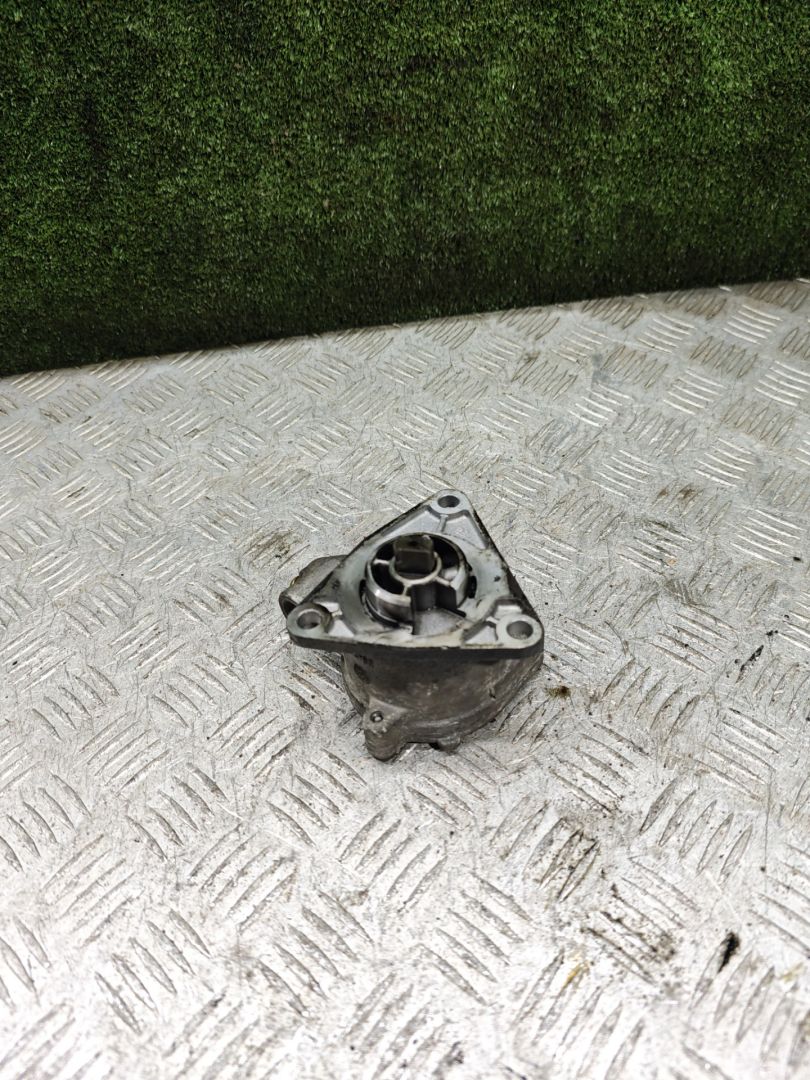 насос вакуумный Fiat Marea 1 поколение 2000, 1.9 л., JTD, дизель, МКПП, универсал, 46771105 - фото №1