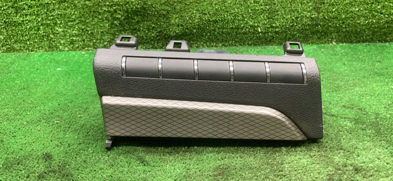 кнопка (выключатель) Lada Vesta 1 поколение 2023, 1.6 л., бензин, МКПП, седан, 8450041328 - фото №1