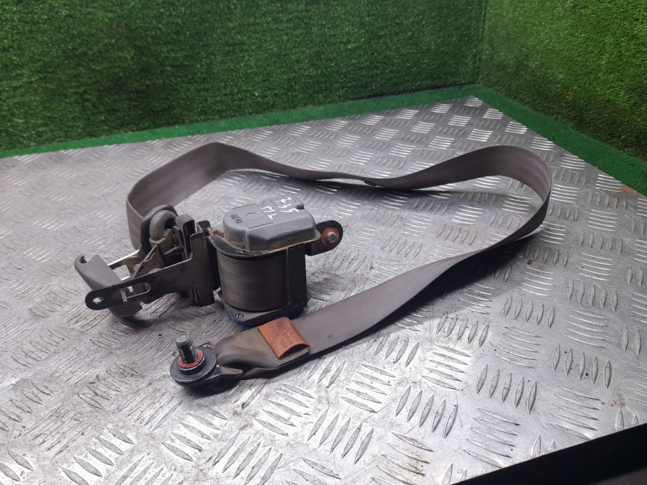 ремень безопасности Kia Shuma 1 поколение 2000, 1.5 л., бензин, МКПП, лифтбэк - фото №1