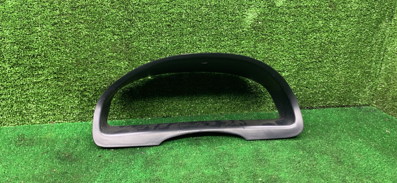 рамка панели приборов Toyota Picnic 1 поколение XM10 2000, 2.0 л., бензин, МКПП, минивэн - фото №1