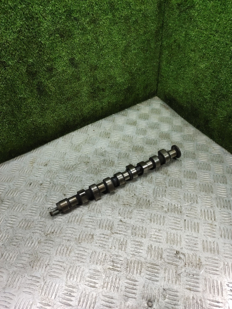 распредвал Volkswagen Golf 3 поколение 1995, 1.3 л., бензин, МКПП, хетчбэк 3 дв. - фото №1