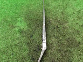 щеткодержатель (поводок стеклоочистителя, дворник) Nissan Almera N15 1998, 1.4 л., бензин, МКПП, хетчбэк 3 дв.