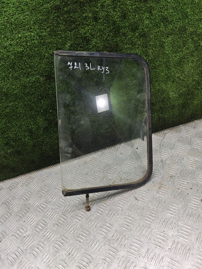 стекло кузовное боковое левое УАЗ 452 2 поколение 1985, 2.4 л., бензин, МКПП, микроавтобус - фото №1