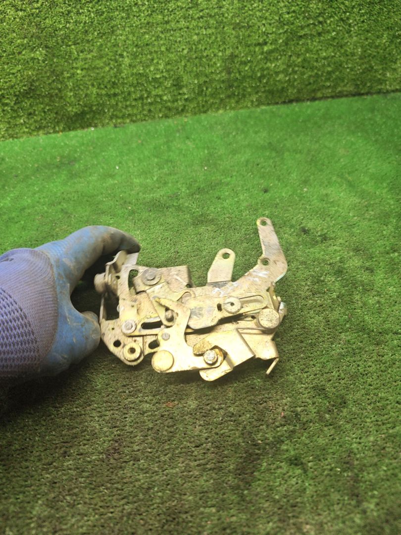 замок двери задней правой Mercedes-Benz Vito W638 2002, 2.2 л., CDi, дизель, МКПП, микроавтобус - фото №1