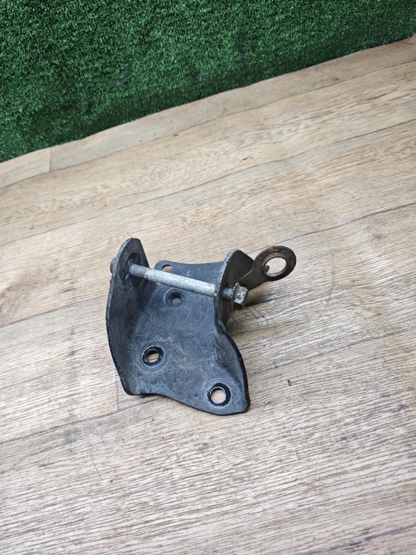 Кронштейн балки Lada Vesta 1 поколение 2020, 1.6 л., бензин, МКПП, хетчбэк 5 дв. - фото №1