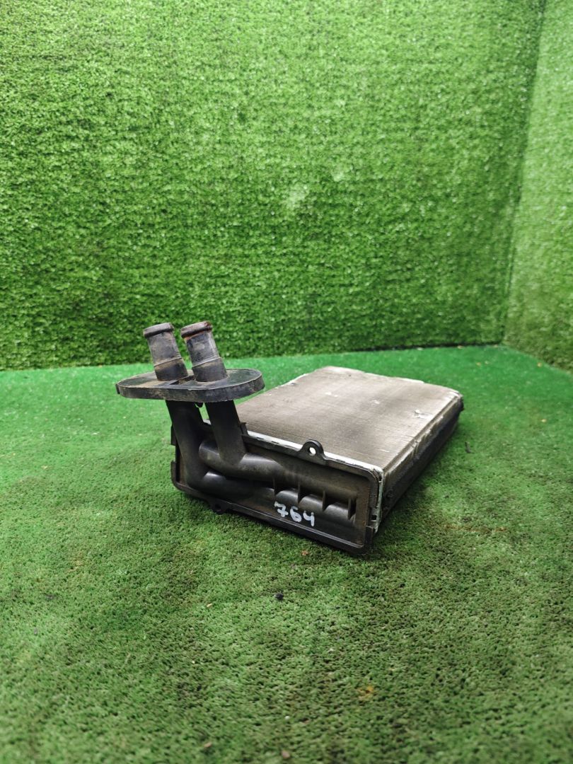 радиатор отопителя (печки) Volkswagen Golf 2 поколение 1989, 1.3 л., бензин, МКПП, хетчбэк 3 дв. - фото №1