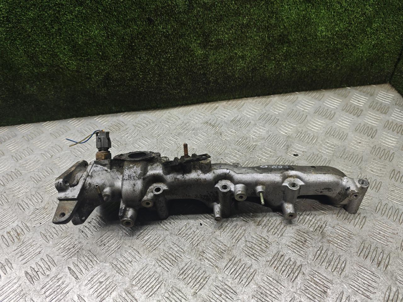 коллектор впускной Toyota Avensis 1 поколение (T220) 1999, 2.0 л., 2C, дизель, МКПП, универсал - фото №1