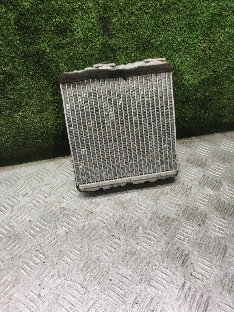 радиатор отопителя (печки) Saab 9-3 1 поколение 2002, 2.0 л., бензин, МКПП, хетчбэк 5 дв. - фото №1