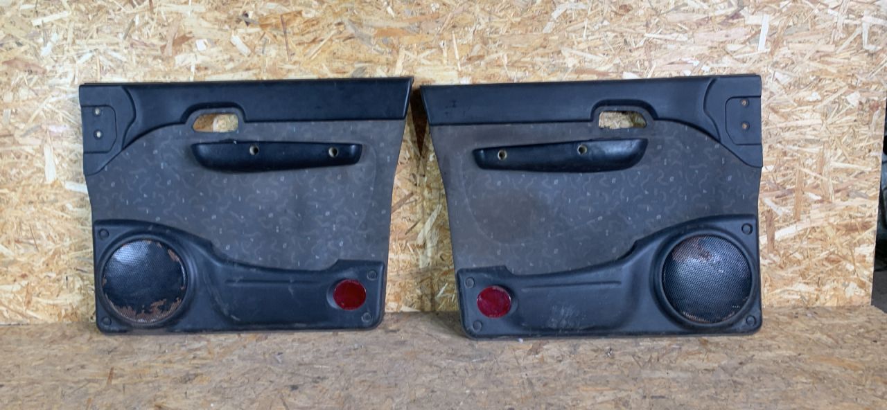 Обшивка двери (комплект) Hyundai Galloper 2 поколение 2000, 2.5 л., дизель, МКПП, внедорожник 3 дв. - фото №1