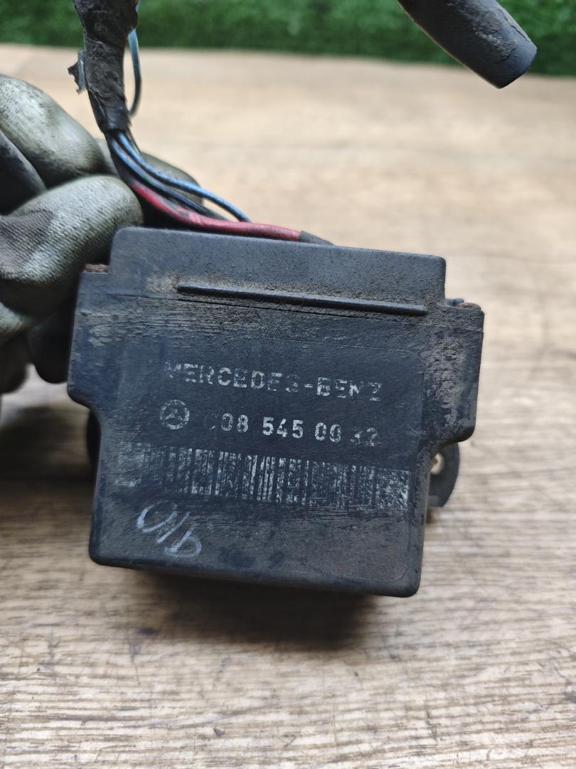 реле накала свечей Mercedes-Benz MB100 1 поколение 1991, 2.4 л., дизель, МКПП, микроавтобус, 085450032 - фото №1