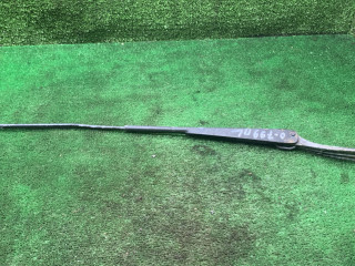 щеткодержатель (поводок стеклоочистителя, дворник) Renault Laguna 1 поколение [рестайлинг] 1998, 1.8 л., бензин, МКПП, хетчбэк 5 дв., 7700821935